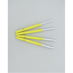 CROCHET ALUMINIUM AVEC MANCHE EN PLASTIQUE 14 CM. Nr. 4